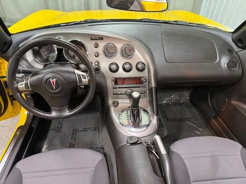 Used 2007 Pontiac Solstice GXP RWD image 15