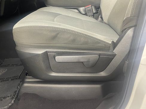 Used 2021 RAM 2500 Big Horn image 23