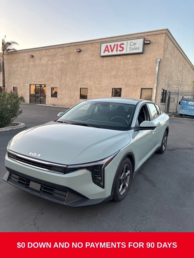 Used 2025 Kia K4 FWD image 1