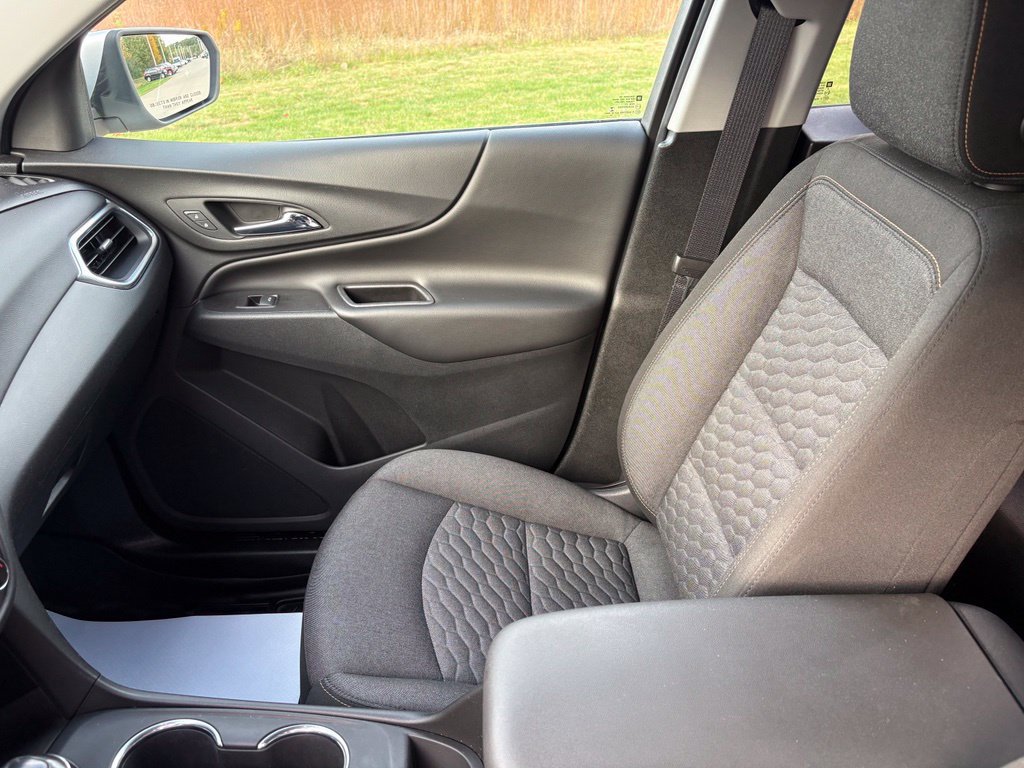 Used 2019 Chevrolet Equinox LT AWD/4WD image 16