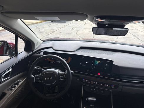 Used 2026 Kia Carnival FWD image 36