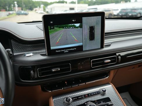 Used 2023 Lincoln Aviator Black Label w/ Jet Package AWD/4WD image 2