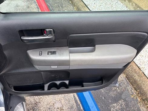 Used 2010 Toyota Tundra 4x4 CrewMax image 48