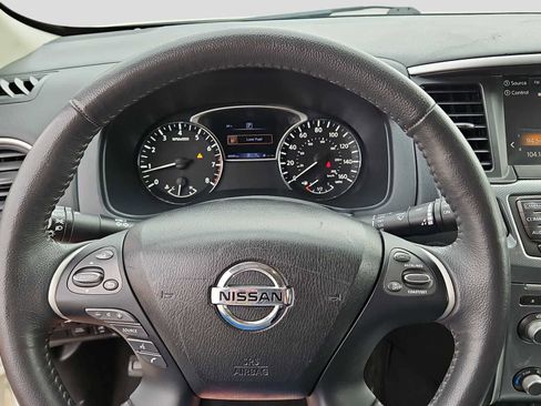 Used 2020 Nissan Pathfinder SL FWD image 19