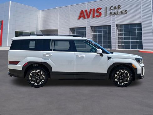 Used 2025 Hyundai Santa Fe SEL FWD image 5