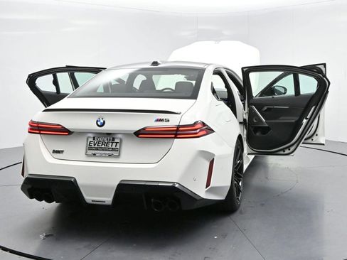 Used 2025 BMW M5 w/ Carbon Package AWD/4WD image 48