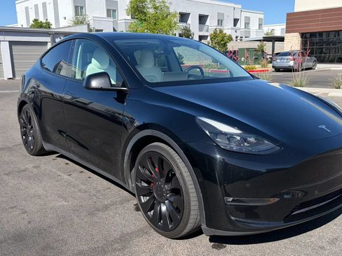 Used 2022 Tesla Model Y Performance AWD/4WD image 7