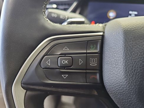 Used 2024 Jeep Grand Cherokee L Laredo image 17