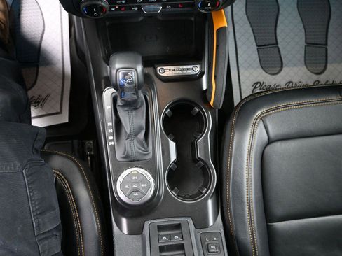 Used 2022 Ford Bronco Badlands image 29