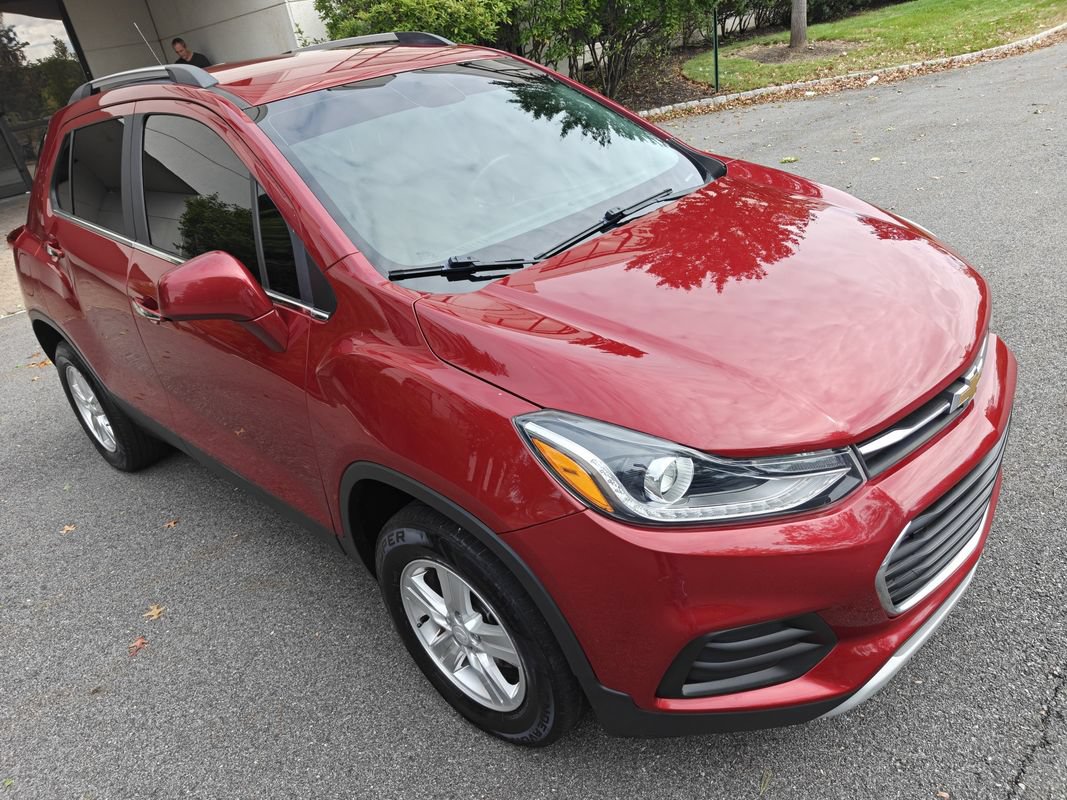 Used 2020 Chevrolet Trax LT w/ LT Convenience Package AWD/4WD image 25