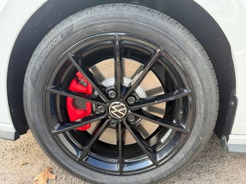 New 2026 Volkswagen Jetta GLI Autobahn FWD image 23
