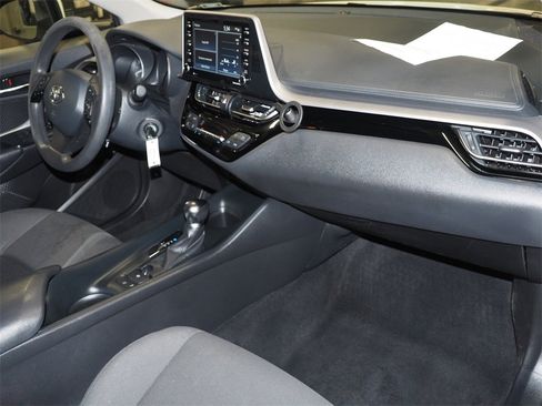 Used 2020 Toyota C-HR LE image 14