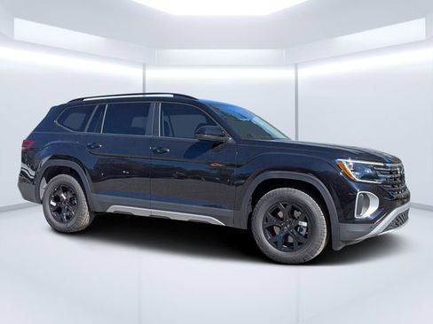 New 2026 Volkswagen Atlas Peak Edition image 1