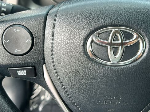 Used 2016 Toyota RAV4 LE AWD/4WD image 19