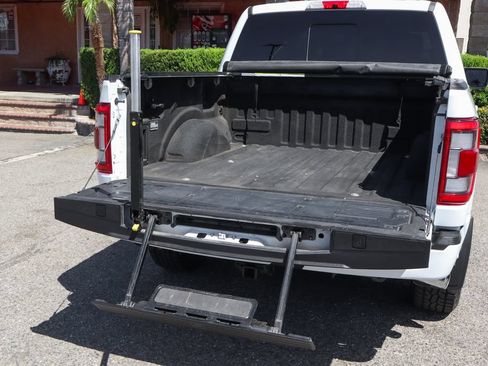 Used 2022 Ford F150 Lariat w/ Equipment Group 502A High AWD/4WD image 8