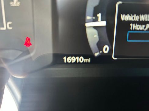 Used 2024 Toyota Tacoma SR5 image 16