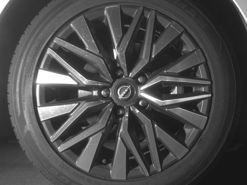 Used 2025 Nissan Altima 2.5 SV image 13