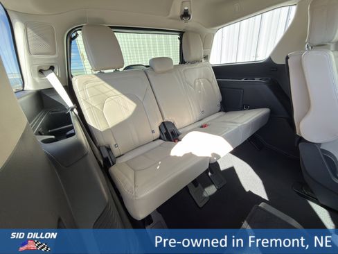 Used 2023 Ford Expedition Limited image 21