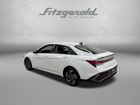 Used 2025 Hyundai Elantra Sport FWD image 3