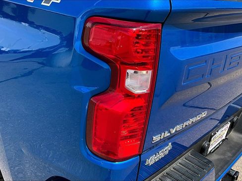 Used 2022 Chevrolet Silverado 1500 Custom image 24