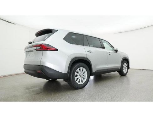 New 2026 Toyota Grand Highlander XLE image 25