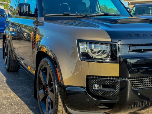 Used 2023 Land Rover Defender 130 X image 3