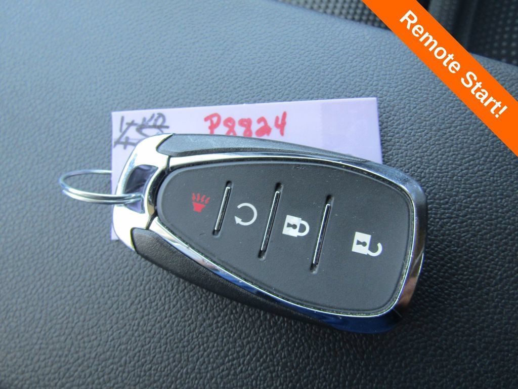 Used 2025 Chevrolet Trax LT w/ LT Convenience Package FWD image 16