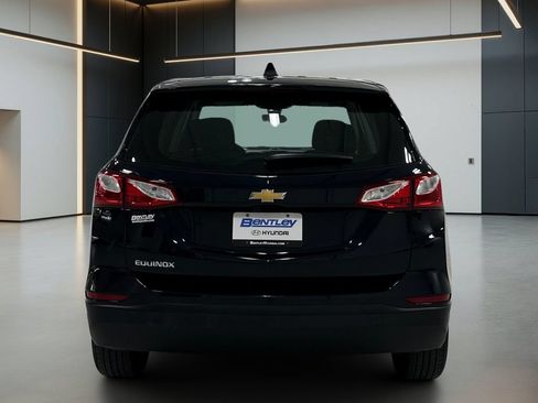 Used 2021 Chevrolet Equinox LS FWD image 5