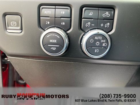 Used 2022 GMC Sierra 1500 AT4 w/ AT4 Premium Package AWD/4WD image 13