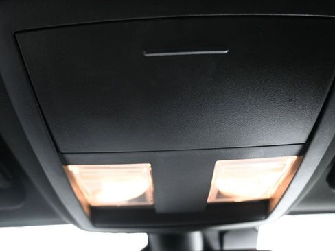 Used 2023 Dodge Challenger SXT image 10