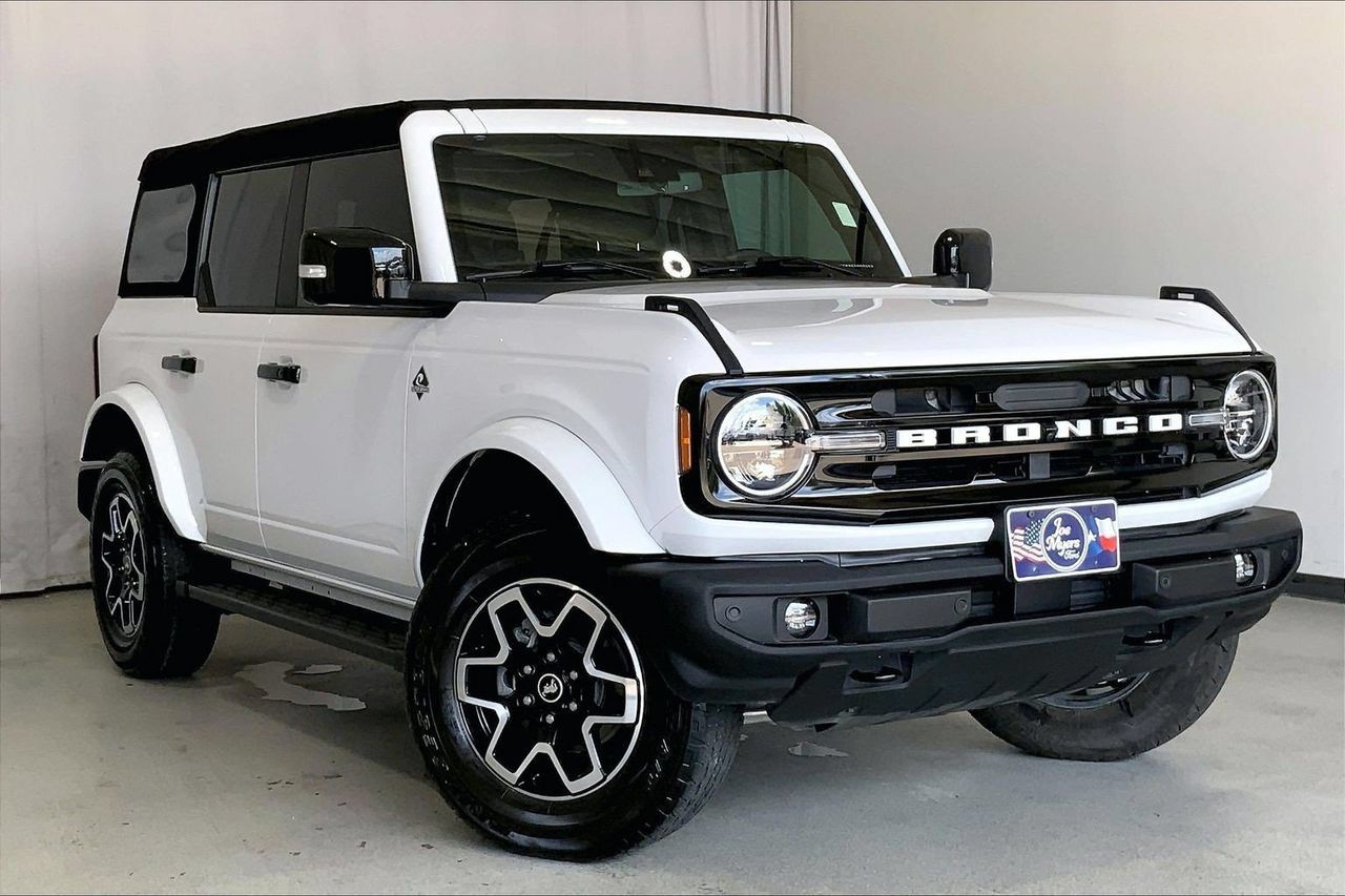 Used 2023 Ford Bronco Outer Banks AWD/4WD image 34