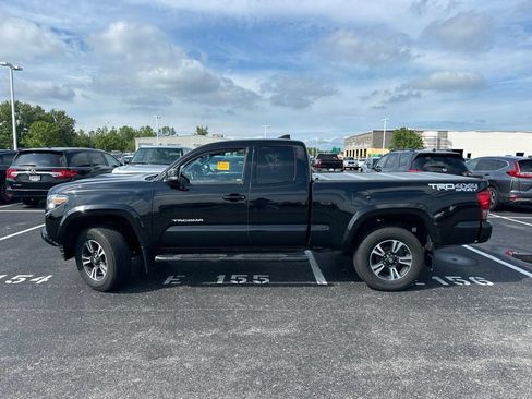 Used 2016 Toyota Tacoma TRD Sport w/ Premium & Technology Package AWD/4WD image 9