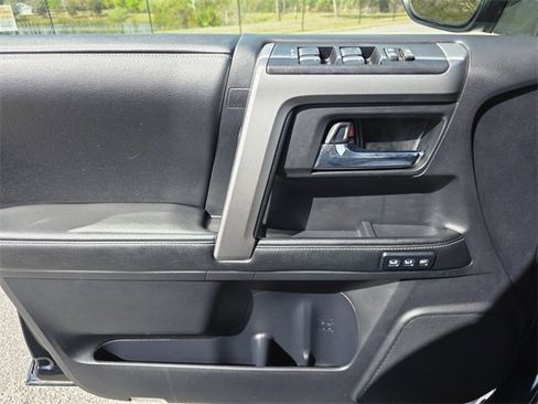 Used 2014 Toyota 4Runner Limited image 25