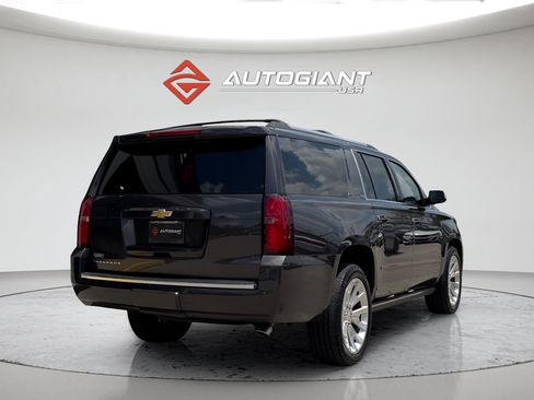 Used 2015 Chevrolet Suburban LTZ RWD image 8