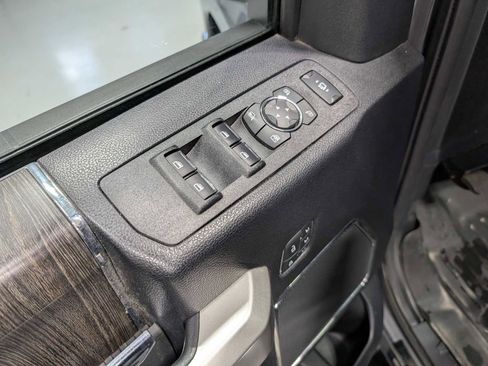 Used 2021 Ford F250 Lariat image 40