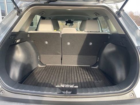 Used 2024 Toyota Corolla Cross L image 20