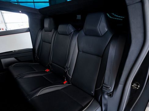 Used 2024 Tesla Cybertruck AWD Crew Cab image 33