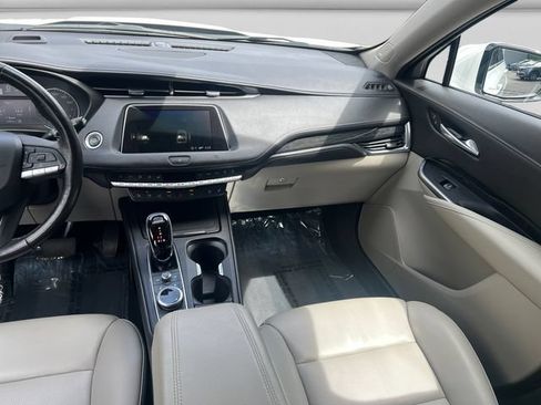 Used 2021 Cadillac XT4 Premium Luxury w/ Enhanced Visibility Package AWD/4WD image 15