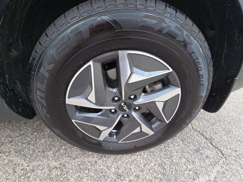 Used 2022 Kia Sorento EX FWD image 35