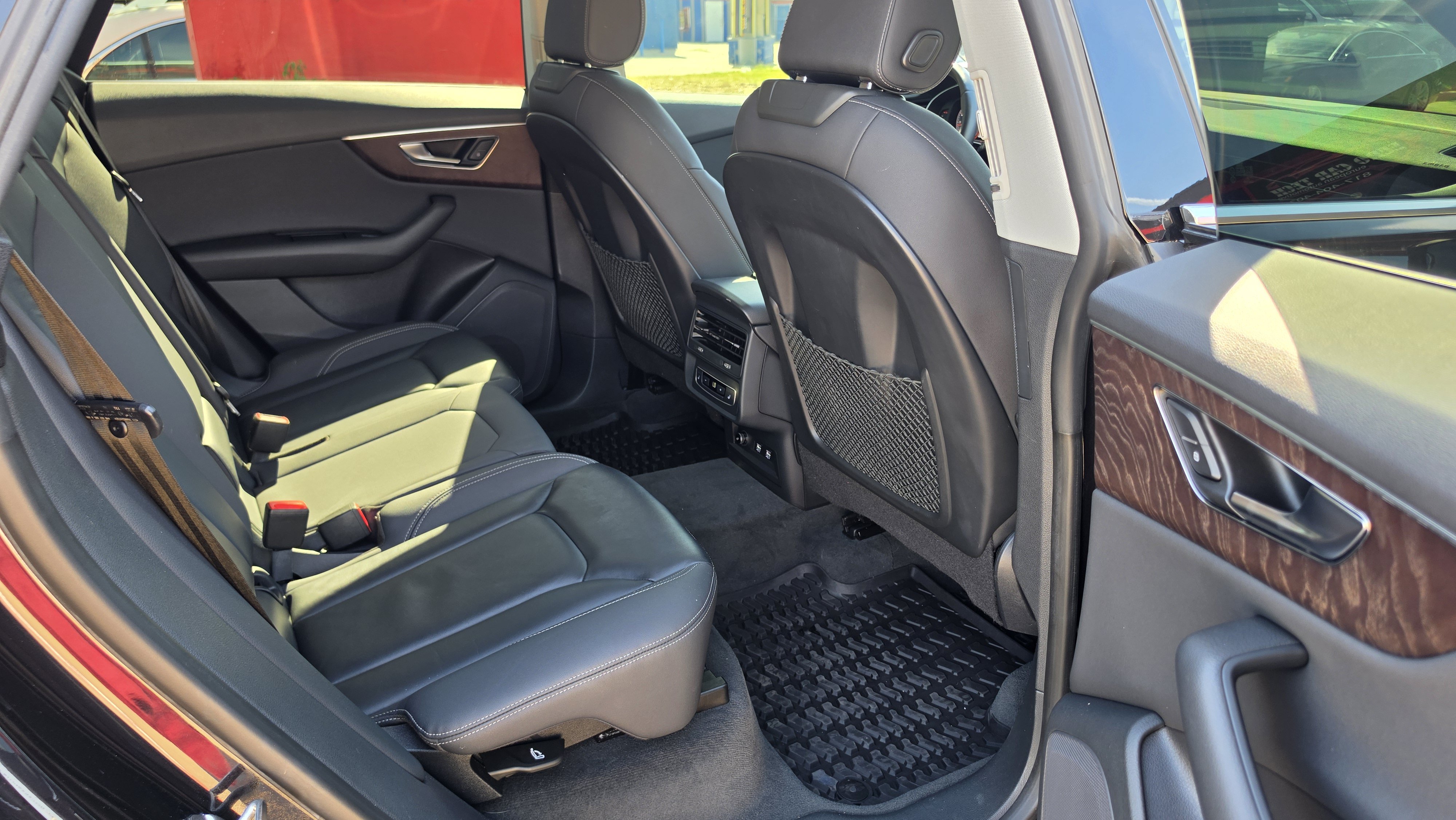 Used 2019 Audi Q8 Premium w/ Convenience Package AWD/4WD image 28
