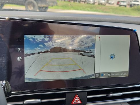 New 2025 Hyundai Elantra Limited image 12