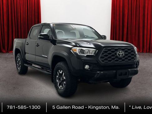 Certified 2020 Toyota Tacoma TRD Off-Road w/ Technology Package AWD/4WD image 3