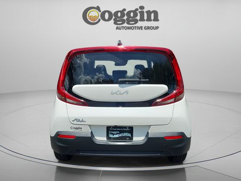 Used 2022 Kia Soul LX w/ Technology Package FWD image 4