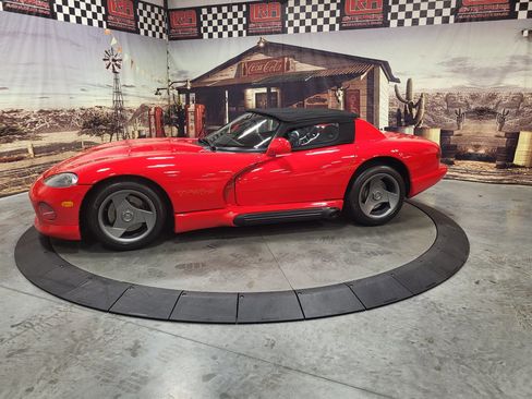 Used 1994 Dodge Viper RT/10 image 3