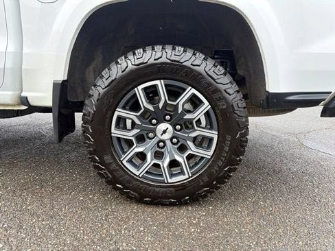 Used 2023 Chevrolet Colorado Z71 w/ Advanced Trailering Package AWD/4WD image 14