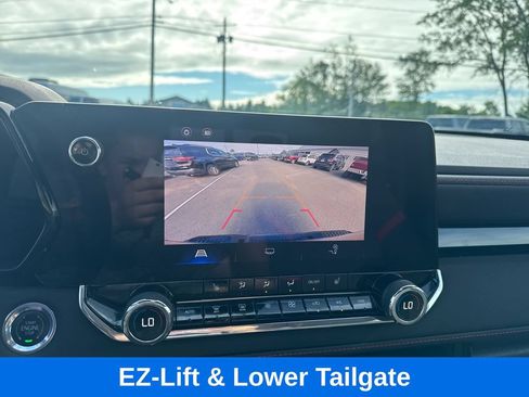 Used 2023 Chevrolet Colorado Z71 w/ Z71 Convenience Package 2 AWD/4WD image 22