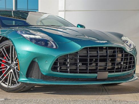 Used 2024 Aston Martin DB12 Coupe image 5