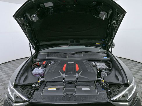 New 2026 Audi SQ8 Prestige AWD/4WD image 34