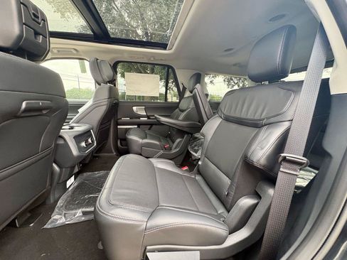 New 2026 Ford Expedition Platinum AWD/4WD image 11