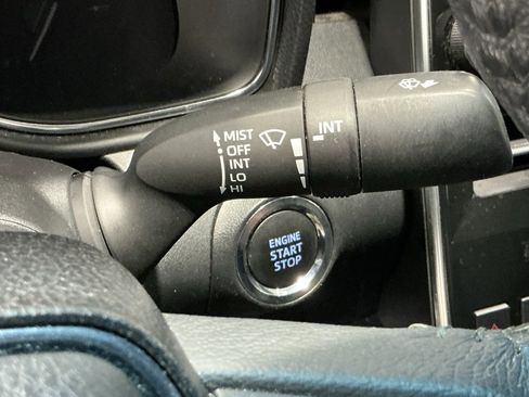 Used 2022 Toyota Avalon XLE image 13